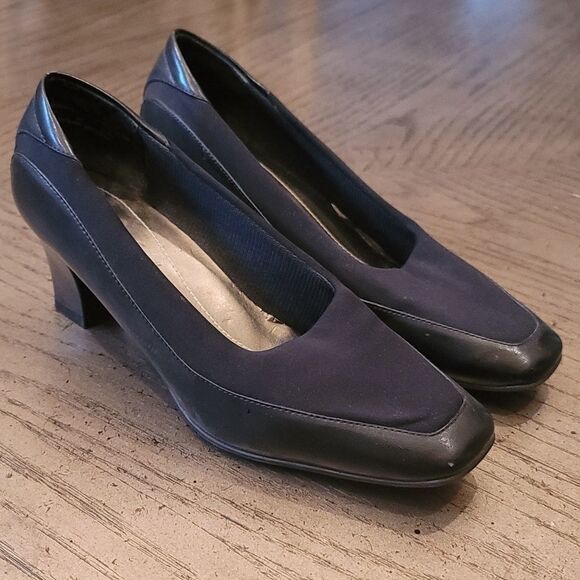 Black pumps size 6.5W I ♡comfort🖤 - Picture 1 of 7